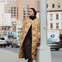 Menilik dari gaya fashionnya di Instagramnya, Yura lebih sering menggunakan kerudung dan turban sebagai penutup kepalanya. (Foto: Instagram/@yara.makeup)