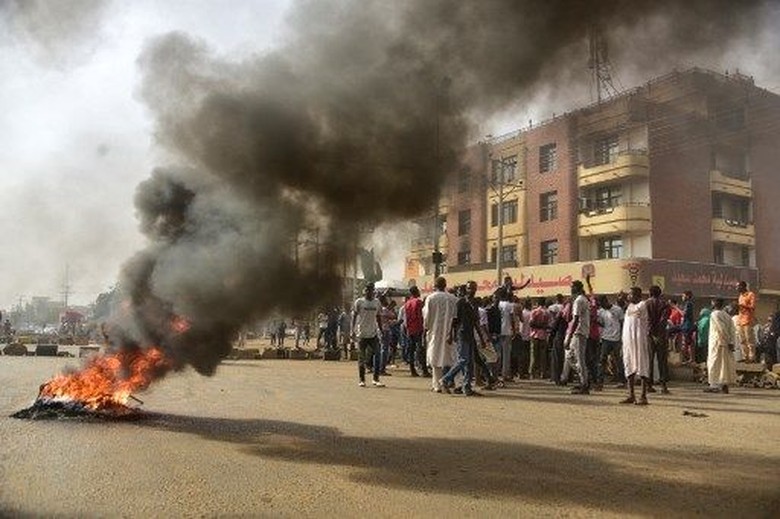 Militer Bubarkan Paksa Pengunjuk Rasa di Sudan, 30 Orang Tewas Militer Bubarkan Paksa Pengunjuk Rasa di Sudan, 30 Orang Tewas