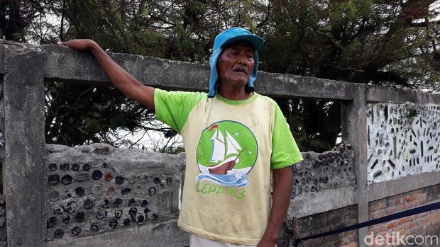 Rujito, pelestari penyu di Pantai Samas, Bantul.
