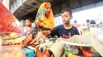 Jelang Lebaran, Pedagang Kembang Api Raup Untung