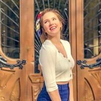 Mahasiswa UC Berkeley itu mengaku tidak diundang dari perjalanan pers karena foto itu. Ia pun percaya itu karena tema wanitanya yang bertubuh gemuk. “Tubuh wanita tidak di sini untuk dinilai ANDA. Tubuh wanita tidak di sini untuk memuaskan ANDA. Satu-satunya orang yang dibutuhkan untuk tubuh seorang wanita, adalah dirinya sendiri,” tulis Aubery di keterangan foto yang jadi kontroversi itu. (Foto: Dok. Instagram)