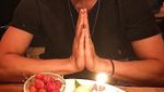Potret Keren Salah Satu Pria Paling Tampan di Jepang, Jin Akanishi Saat Makan