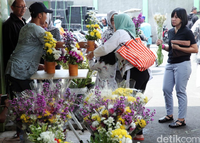 Bunga Matahari Rawa Belong - Paling Bagus 21 Bunga Matahari Untuk Wisuda Gambar Bunga Indah : Berbentuk tapal kuda, food market ini dikelilingi mural seluas 11.000 meter persegi.