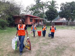 Viral, Bayar Sekolah Hanya Pakai Sampah Plastik