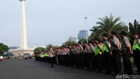 Selain pengamanan malam takbiran, personel gabungan juga disiapkan untuk mengamankan salat idul fitri.