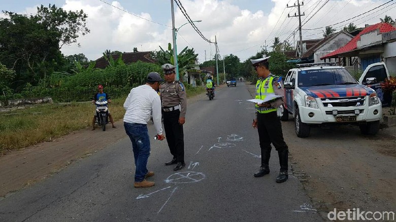 Empat Motor Tabrakan Beruntun di Banyuwangi, Tiga Pengendara Tewas Empat Motor Tabrakan Beruntun di Banyuwangi, Tiga Pengendara Tewas