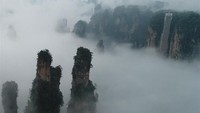 Bailong Elevator disebut juga dengan Hundred Dragons Elevator. Foto: Dok. Xinhuanet/Wu Yongbing