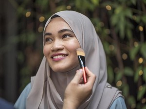 Tren Makeup Lebaran 2021, Bibir Jadi Highlight Walau Ditutup Masker