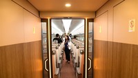 Dengan kecepatan 600 km/jam, kereta ini bisa mengantar kita dari Jakarta ke Semarang hanya dalam waktu 1 jam. Seperti menunggangi pesawat terbang! Foto: Dok. Xinhuanet/Li Ziheng
