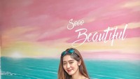 Wanita 27 tahun ini mampir bersantap di sebuah restoran sehat di Bali. Ada yang bisa tebak menu sehat pilihan Keira? Foto: Instagram keirashabira