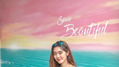 Manis Banget! Ini Gaya Kulineran Aktris Berdarah Arab, Keira Shabira