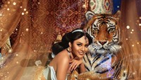 Aurel mengenakan gaun Putri Jasmine yang berwarna serba biru seperti Naomi Scott dalam versi film.  Foto: FD Photography/ Istimewa