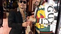 Musisi French Montana, kerap membagikan aktivitasnya di bulan ramadhan. Ia juga rajin berpuasa. Ini pose French Montana, saat makan steak racikan ‘Salt Bae’ yang berasal dari Turki. Foto: Istimewa