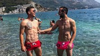 Budva, kawasan pesisir di Montenegro yang indah. Jovic (kiri) main-main di pantainya (Instagram/lukajovic)