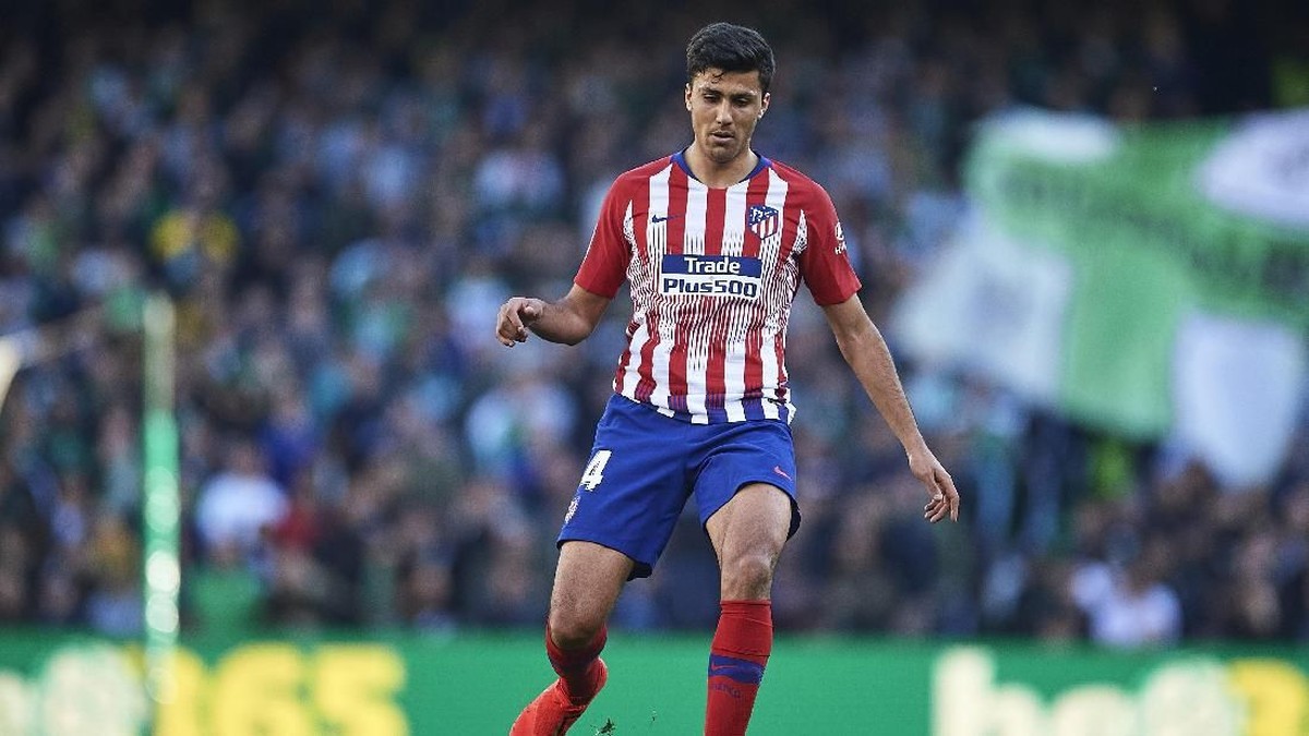 Luis Milla menyebut Rodri bakal cocok dengan gaya main yang dikembangkan Manchester City (Foto: Aitor Alcalde/Getty Images)