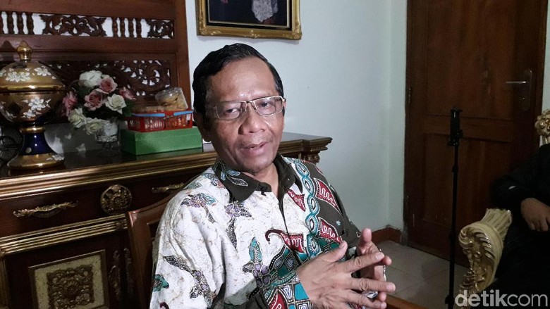 Enzo Taruna Akmil Diterpa Isu Terkait HTI, Mahfud MD: TNI Kecolongan Enzo Taruna Akmil Diterpa Isu Terkait HTI, Mahfud MD: TNI Kecolongan