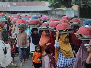 Tradisi Ngejot, Berbagi Antaragama pada Hari Raya Khas Warga Bali dan Lombok