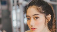 Nama Keira Shabira pertama kali dikenal tahun 2007 saat ia membintangi film Miracle Menantang Maut. Ini pose Keira usai ngegym yang mencuri perhatian. Foto: Instagram keirashabira