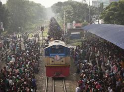 Potret Perjuangan Demi Pulang ke Kampung Halaman