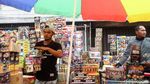 Jelang Lebaran, Pedagang Kembang Api Raup Untung