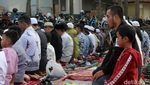 Momen Sebagian Umat Islam di Garut Salat Idul Fitri Hari Ini