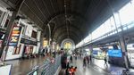 Potret Sepinya Penumpang KRL di H-1 Lebaran