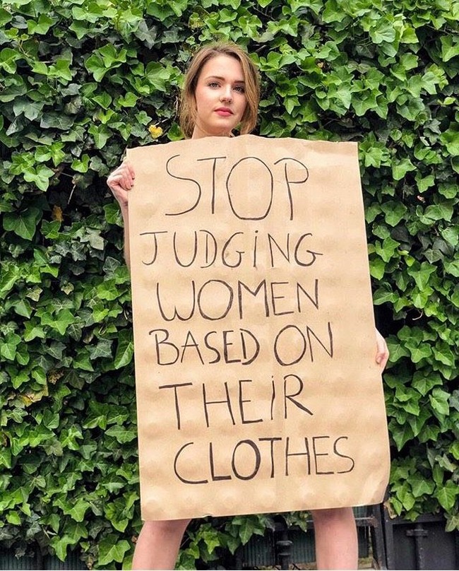 Pada saat ia membagikan foto itu, wanita berusia 21 tahun ini akan mengunjungi LÎle dOléron, sebuah pulau di lepas pantai barat Prancis, dengan sekelompok influencer seperti dirinya, untuk perjalanan kesehatan. Namun tiga hari setelah mengunggah gambar itu, Aubery dihubungi oleh agensi yang mengatur perjalanan itu, yang mengatakan kepadanya bahwa ia tidak lagi dapat hadir. (Foto: Dok. Instagram)