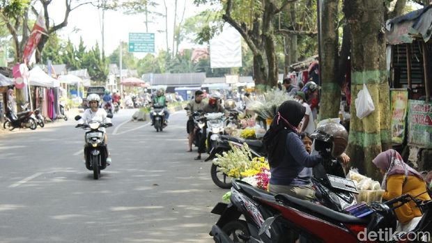 Pedagang Bunga Musiman di Cimahi Raup Untung Jelang Lebaran