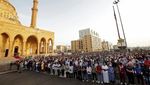 Potret Khusyuk Salat Idul Fitri dari Rusia Hingga Afghanistan