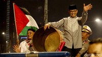 Salah satu jalan yang dilintasinya adalah Jalan KH Mas Mansyur, Jakarta Pusat.
