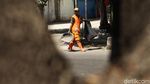 Melihat Aksi Pasukan Oranye Tangani Sampah di Hari Lebaran