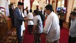 Halalbihalal di Istana: Warga Antre Salaman hingga Sujud Depan Jokowi