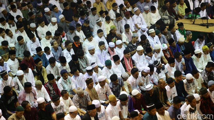 Presiden Joko Widodo (Jokowi) melaksanakan salat Idul Fitri 1440 H di Masjid Istiqlal, Jakarta, Rabu (5/6/2019). Sejumlah pejabat negara juga melaksanakan salat di masjid tersebut.