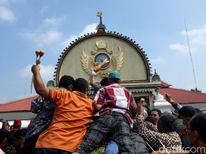 Meriahnya Rayahan Gunungan Gerebeg Sawal Keraton Yogyakarta
