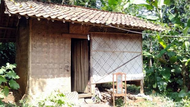 Mimpi Lebaran Mak Eyoh, Penghuni Gubuk Reyot di Pinggiran Sukabumi