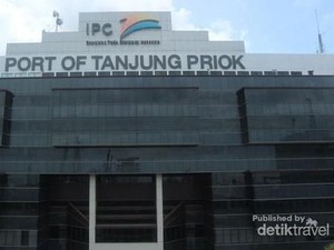 Pelabuhan Tanjung Priok Tetap Operasi di Tengah Wabah Corona