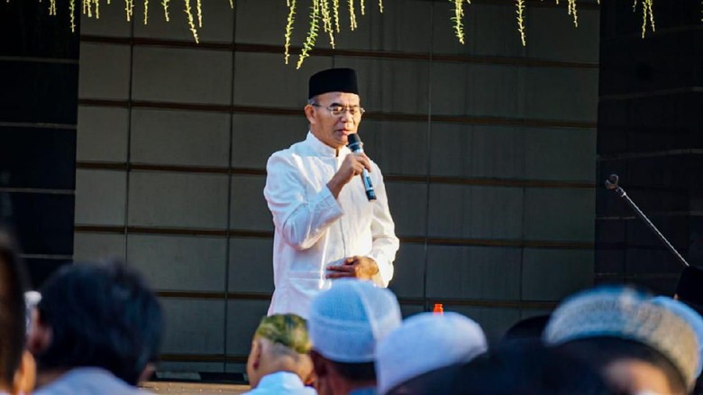 Ucapkan Selamat Idul Fitri, Mendikbud: Kita Kerja Keras Demi Kemajuan Bangsa Ucapkan Selamat Idul Fitri, Mendikbud: Kita Kerja Keras Demi Kemajuan Bangsa
