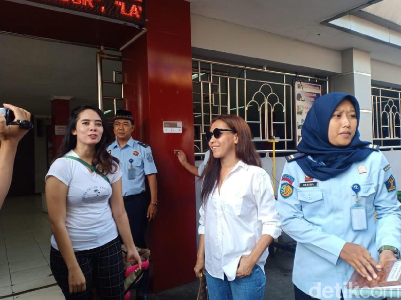 2 Muncikari Bebas, Vanessa Angel Ucapkan Hal Ini 2 Muncikari Bebas, Vanessa Angel Ucapkan Hal Ini