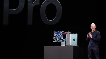 CEO Apple, Tim Cook, ketika memperkenalkan Mac Pro terbaru. Foto: Reuters