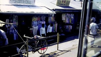 Dan kini Singapura termasuk ke dalam kekuatan ekonomi terbesar. Pemandangan semacam ini sudah tidak ada. Foto: Vintages