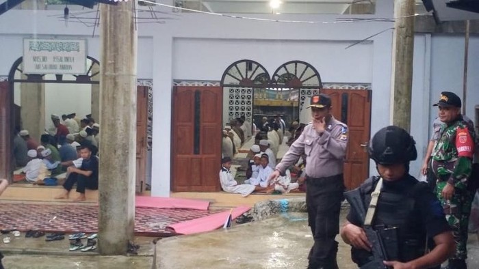 Pemuda Gereja Bantu Jaga Keamanan Salat Id di Ambon