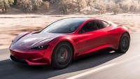 Rencananya sekarang adalah untuk membatasi produksi Roadster pada 10.000 unit per tahun. Meskipun dibatasi jumlah hypercar sebanyak 10.000 unit bukanlah angka yang wajar dan pernyataan tersebut terdengar terlalu optimis atau mengada-ada dari CEO kontroversial ini. Foto: Pool (Carbuzz)