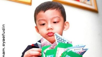 Momen Lebaran adalah kebahagian para anak-anak. Pada dapat THR. Foto: Internet