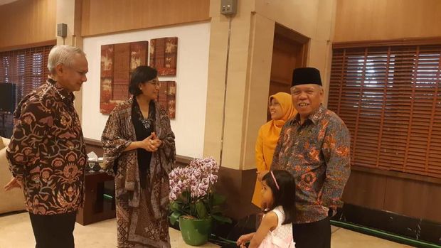 Sri Mulyani Cerita Negara Lain Turunkan Bunga, Sindir BI?