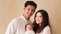Tasya Kamila dan Randy serta tak ketinggalan buah hati mereka. Foto: Instagram