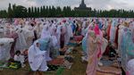 Khusyuknya Umat Muslim Salat Id di Penjuru Nusantara