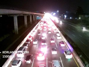Tol Jakarta-Cikampek Macet Malam Ini, Contraflow Diberlakukan