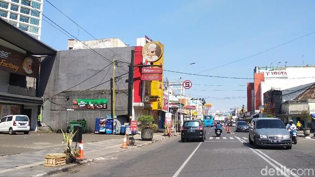 Hari Pertama Lebaran Kondisi Jalanan Kota Bandung Lengang