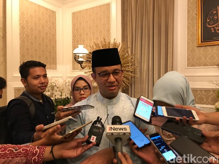 Anies Lempar Pertanyaan ke Ahok soal Alasan Keluarkan Pergub Reklamasi