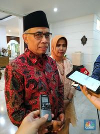 Batal Dicaplok Mandiri, OJK Sebut Ada yang Lain Lirik Permata